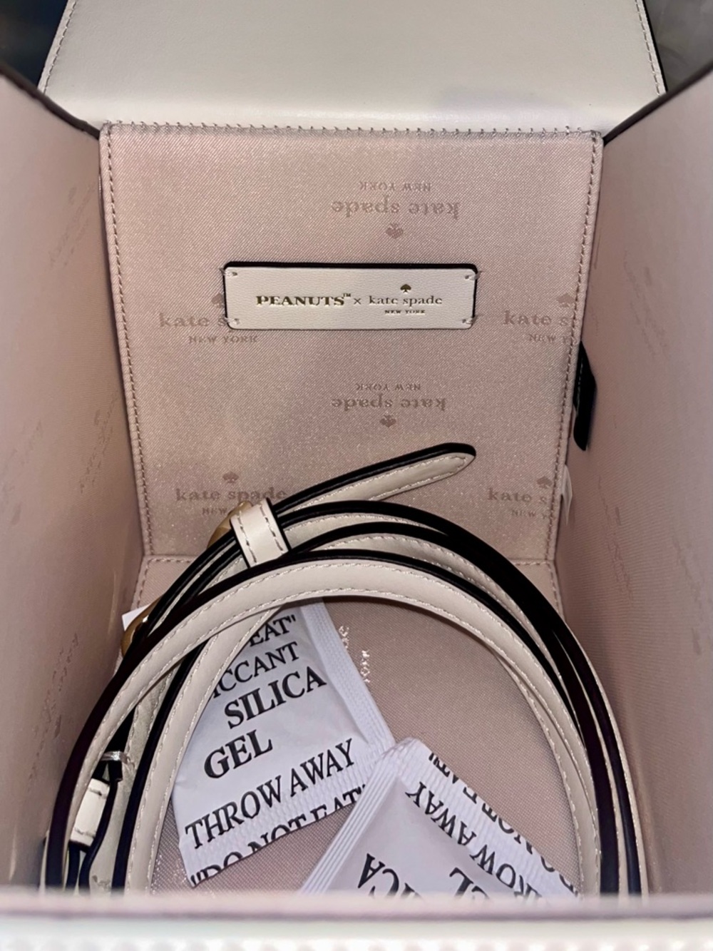 Kate Spade X Peanuts 3-D Crossbody NWT - Picture 5 of 5